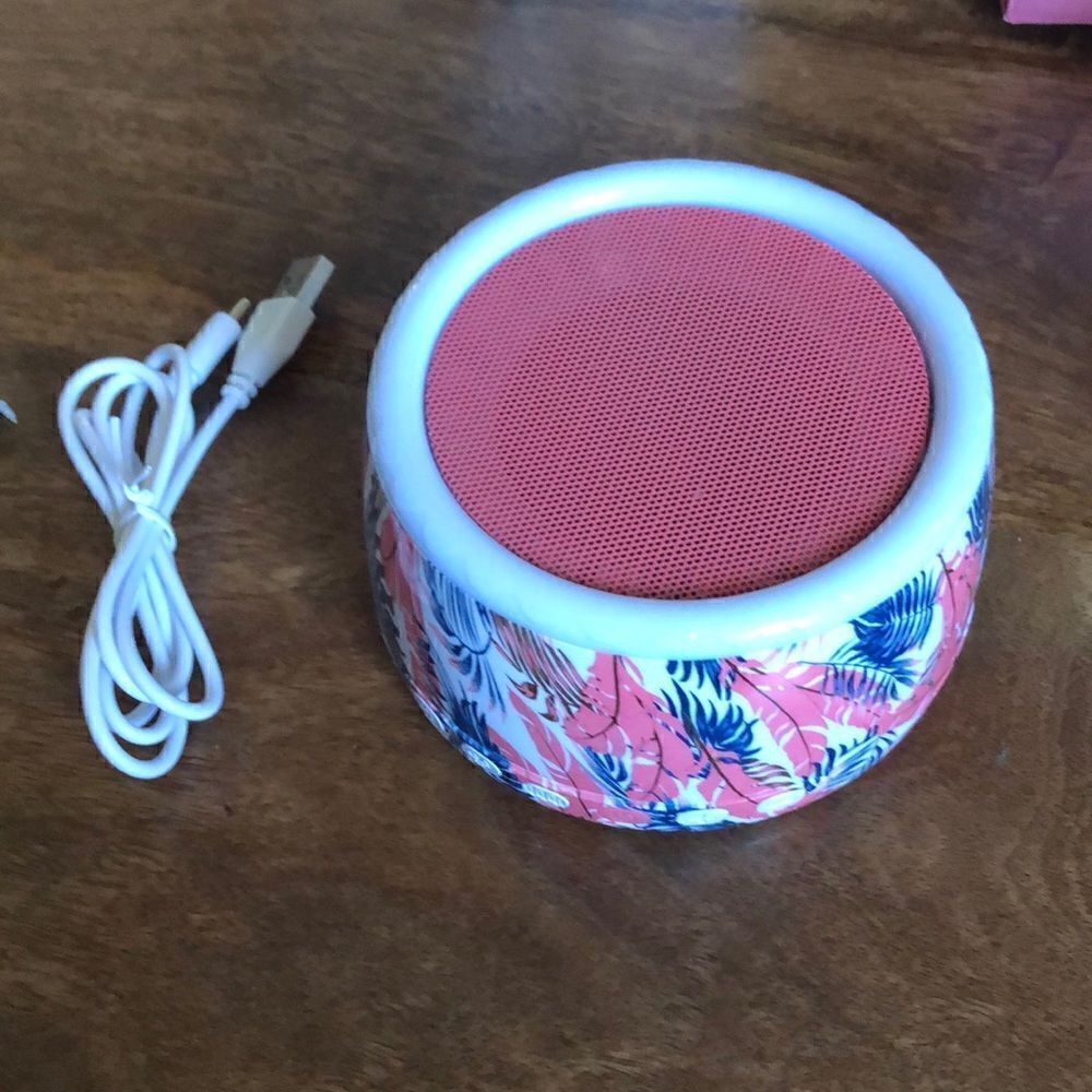 COPY Pop Sonic White Noise Sound Machine w/30+Sounds & Night Light chipped paint